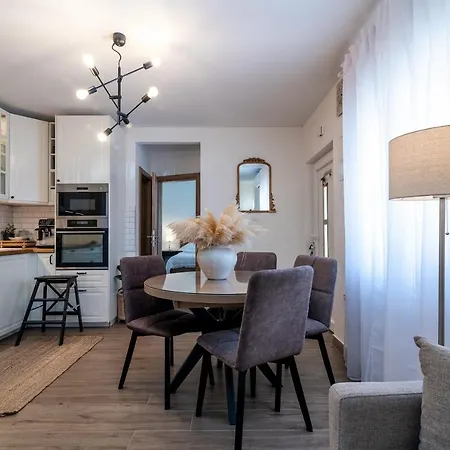 Apartman Jope * Kaštela